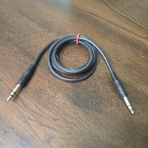 Live Wire Shielded Balanced Cable 18199 10ft XLR-M to 1/4in TRS-M Good Used Cond